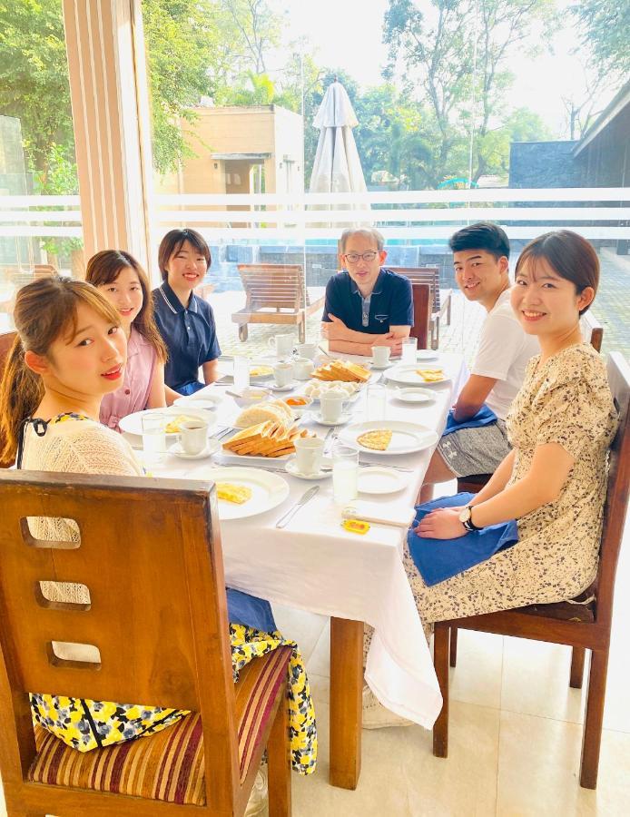 폴로나루와 Royal Nest B&B 외부 사진